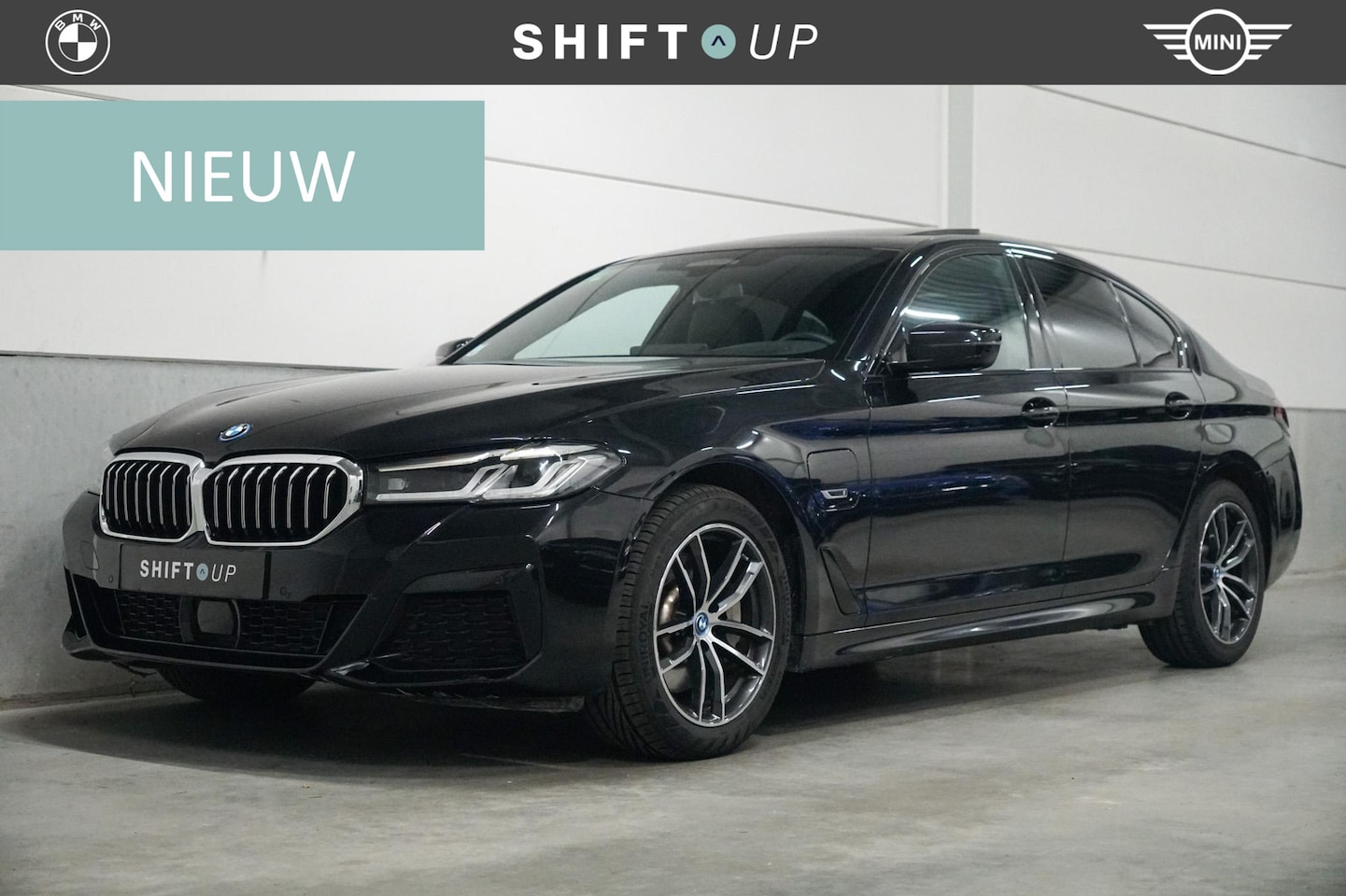 BMW 5-serie - 530e xDrive M-Sport | Schuifdak | Harman Kardon | Head Up - AutoWereld.nl