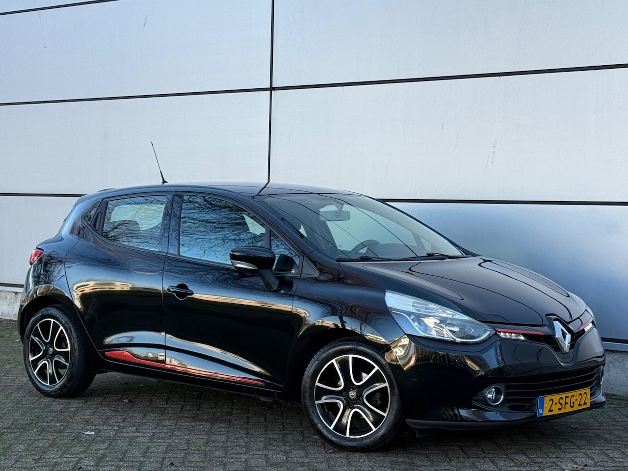 Renault Clio - 0.9 TCe Expression 2e Eignr |Led |Bass Reflex |Navi |Airco |Start/Stop |Nap | - AutoWereld.nl