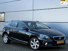 Volvo V40 Cross Country - 1.6 D2 Ocean Race Automaat |Pano |Memory |Camera |Leer |Stoelverw |Trekhaak |Led |Boekjes