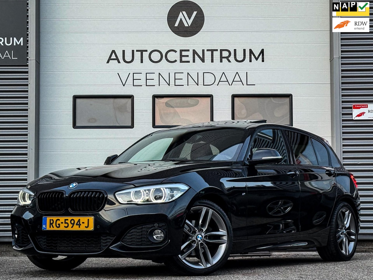 BMW 1-serie - 118i Executive 136 PK 3X M-SPORT SCHUIFDAK/CAMERA/NL AUTO/LED - AutoWereld.nl