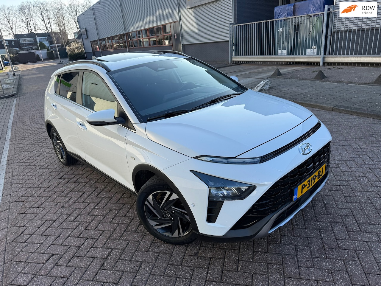 Hyundai Bayon - 1.0 T-GDI Premium Sky Stoel/stuur verwarming Panorama Camera - AutoWereld.nl