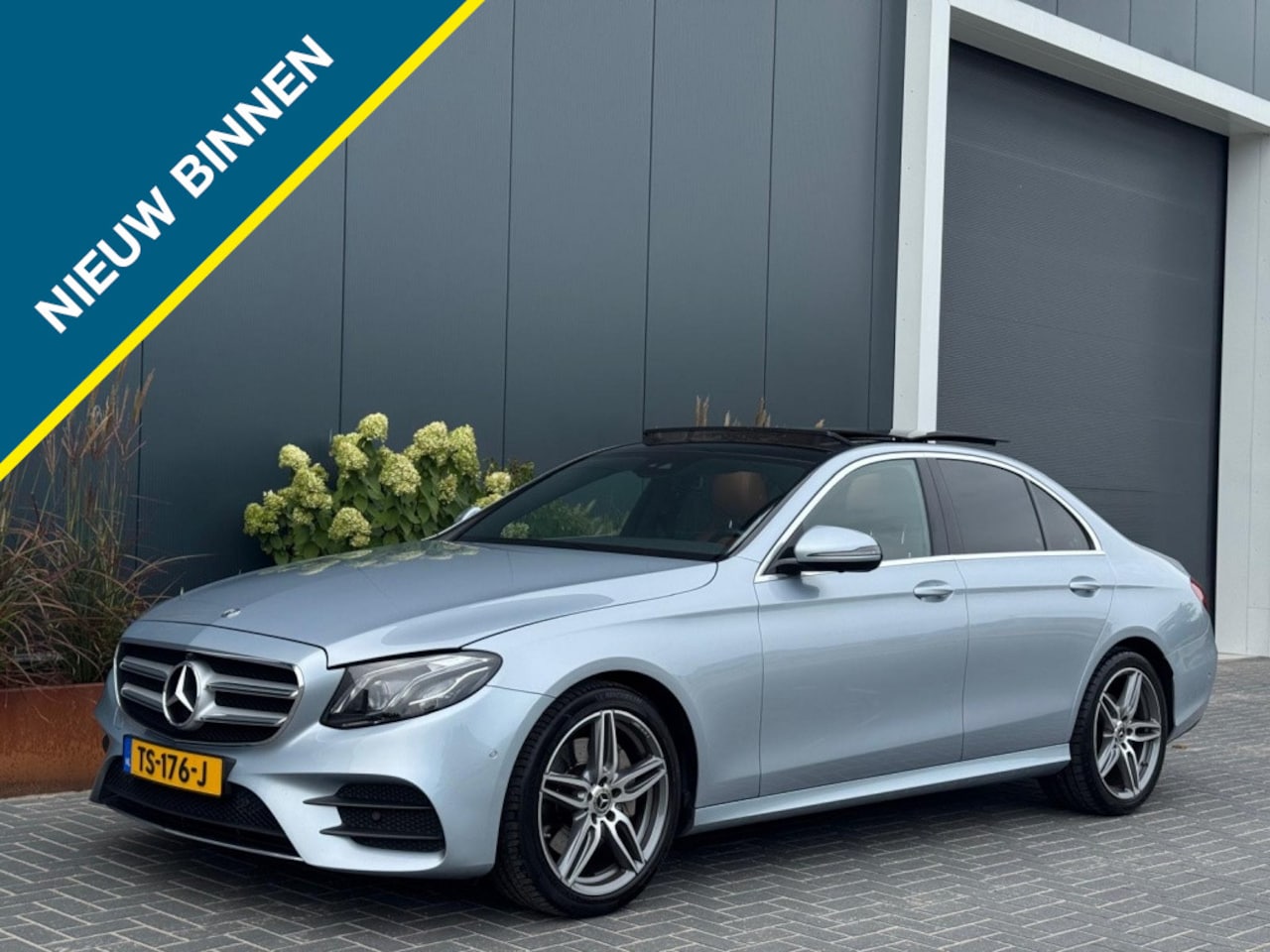 Mercedes-Benz E-klasse - 220 d AMG FULL OPTIES NAVI WIDESCREEN SFEERVERL 360 CAMERA - AutoWereld.nl