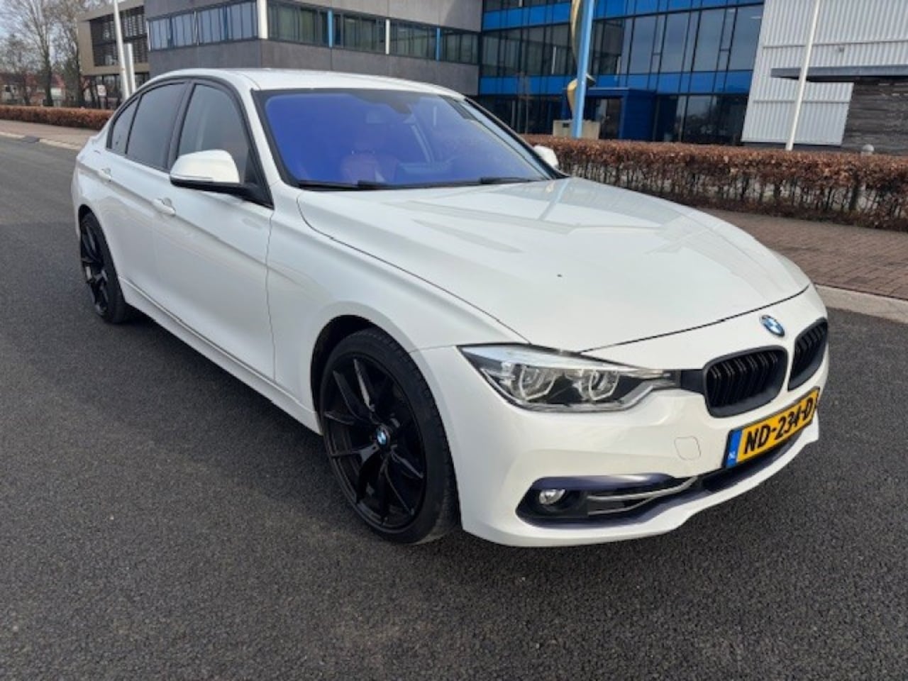 BMW 3-serie - 330E EXECUTIVE  Hybrid - AutoWereld.nl