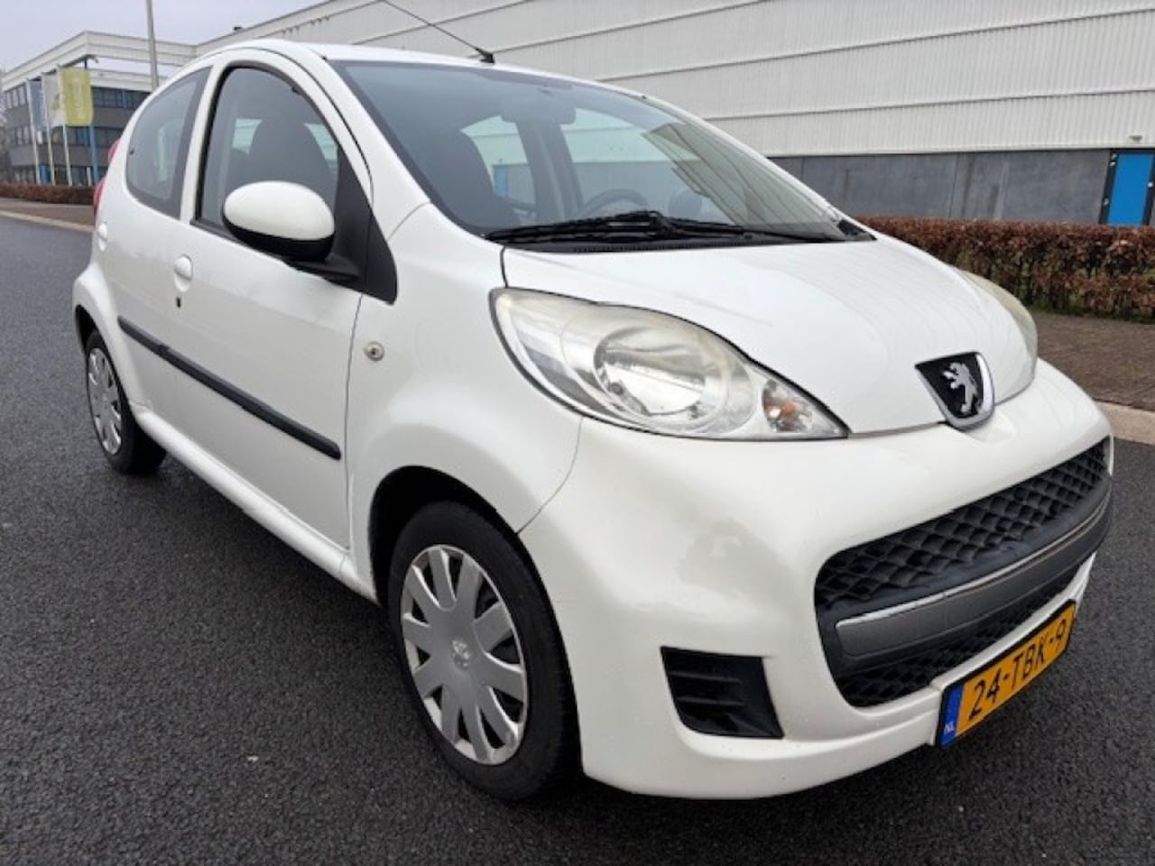 Peugeot 107 - 1.0-12V XS 1.0-12V XS - AutoWereld.nl