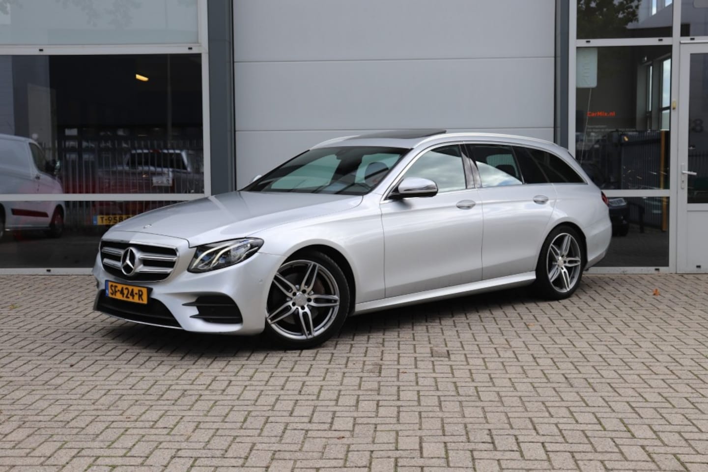 Mercedes-Benz E-klasse Estate - 220 D Estate AUT(9) Business Solution AMG/EURO6/SCHUIFDAK/AMBIENT/19 - AutoWereld.nl