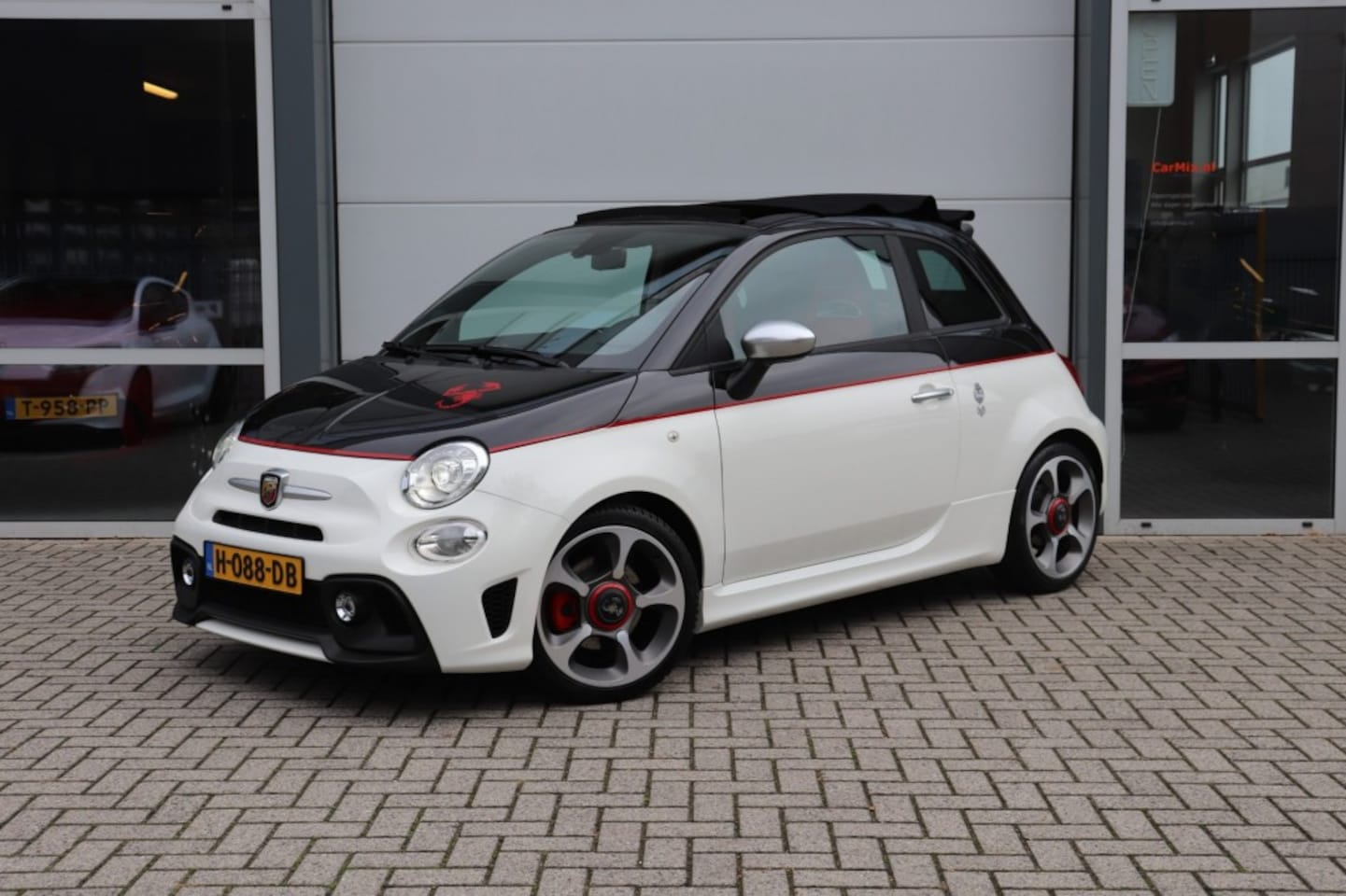 Fiat 500 C - 1.4 T-JET ABARTH TURISMO 70th Anniversary/AUT/CARPLAY/CLIMA/XENON - AutoWereld.nl