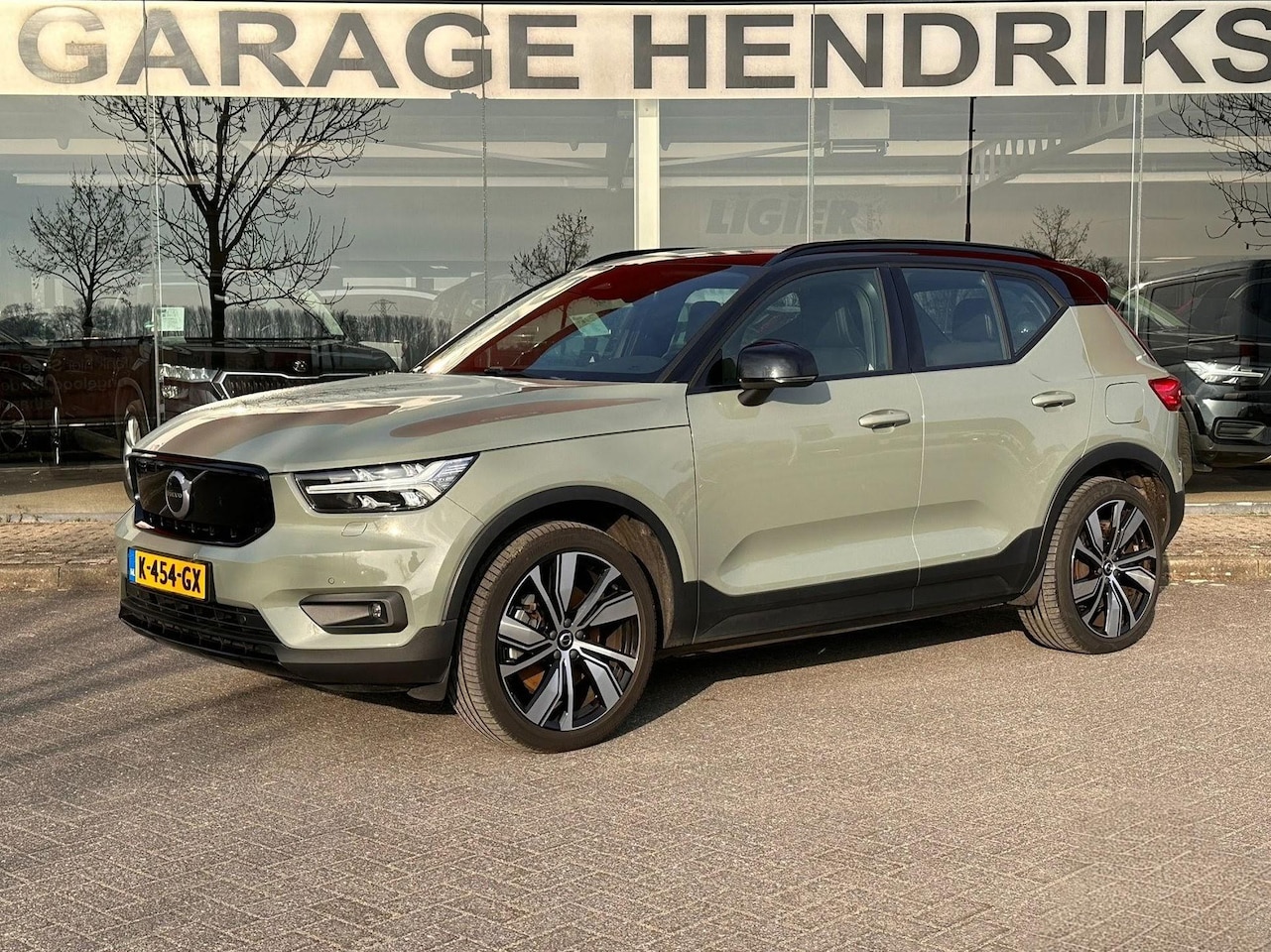 Volvo XC40 - Recharge P8 AWD R-Design | SOH: 92,1% | Leder | Two Tone | Adaptive CC | Camera | BlindSpo - AutoWereld.nl