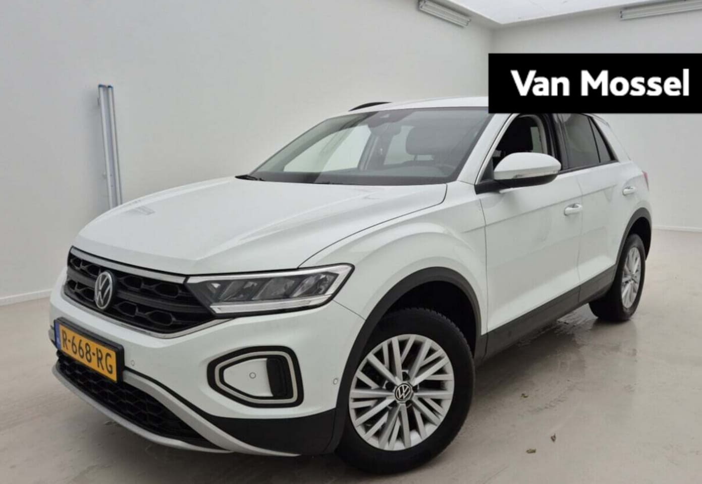 Volkswagen T-Roc - 1.0 TSI Life | 110 PK | Digital Cokpit | Navigatie | Carplay / Android Auto | All Season B - AutoWereld.nl
