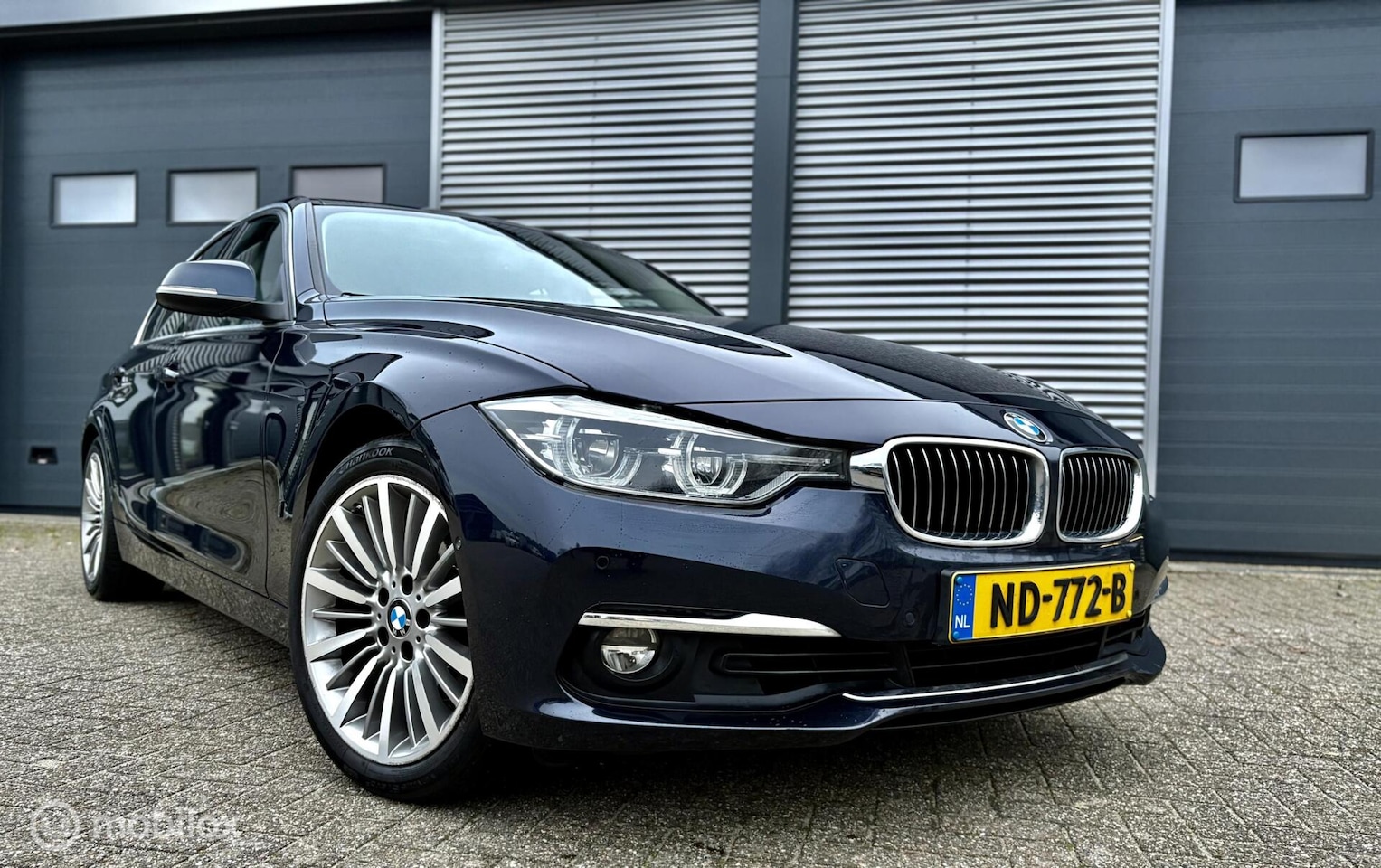BMW 3-serie - 330e High Exe, Hybr, HUD, Lane Assist, Open Dak - AutoWereld.nl