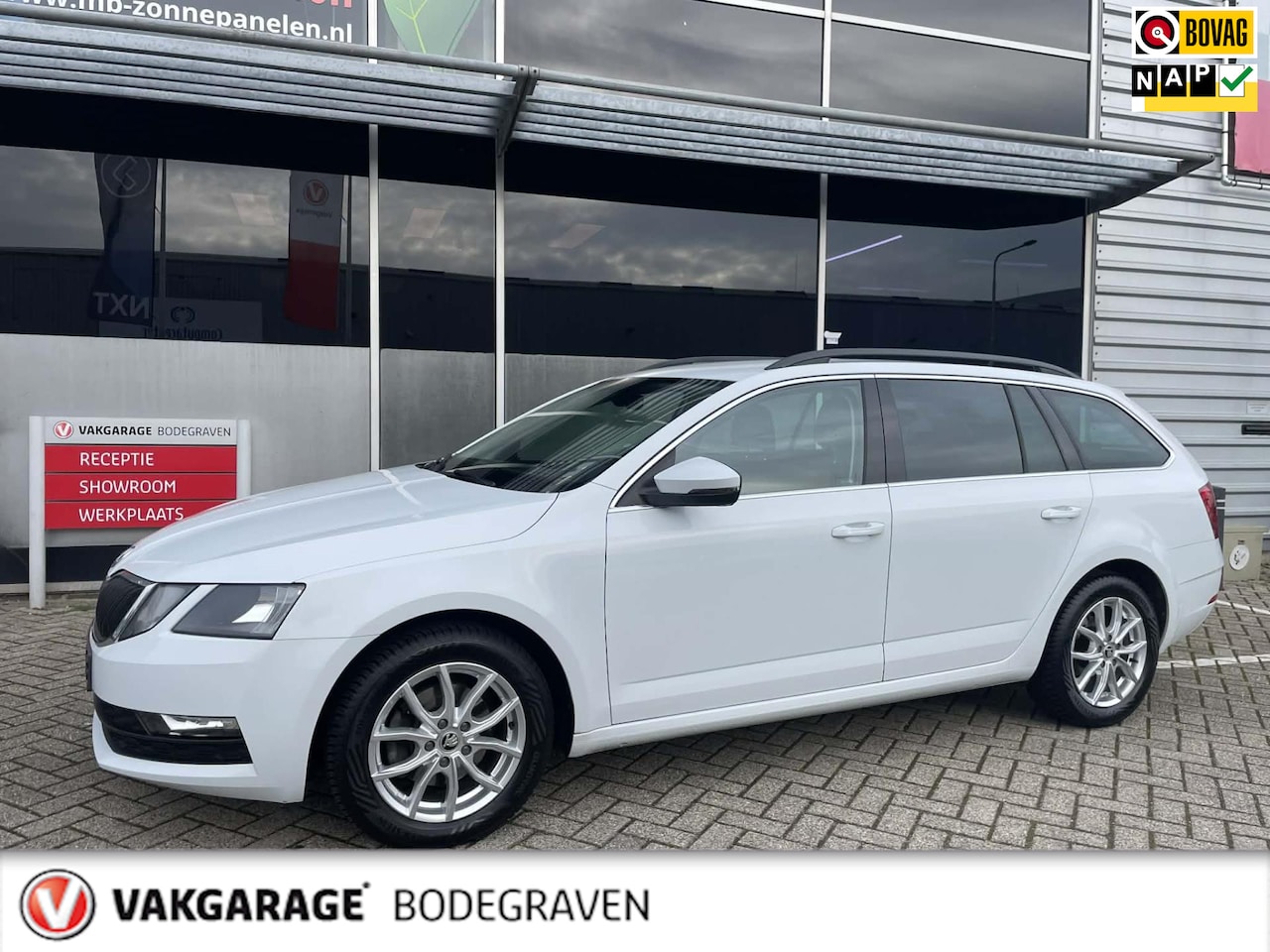 Skoda Octavia Combi - 1.4 TSI Greentech Ambition Business AUTOMAAT l CarPlay l trekhaak - AutoWereld.nl