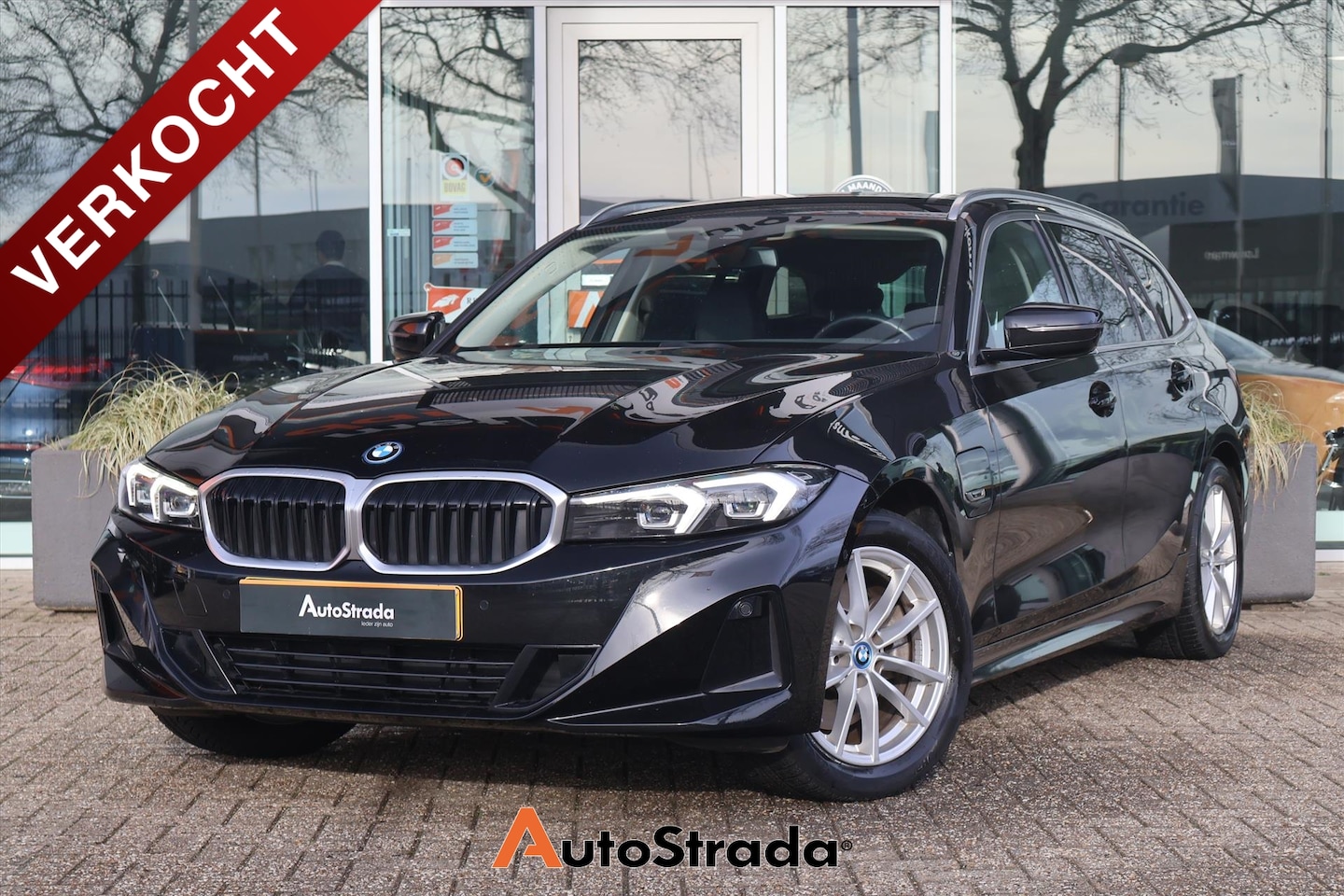 BMW 3-serie Touring - (g21) 320e 204pk | Curved Display | Trekhaak | Camera | Memory | Cruise | Climate | Keyles - AutoWereld.nl