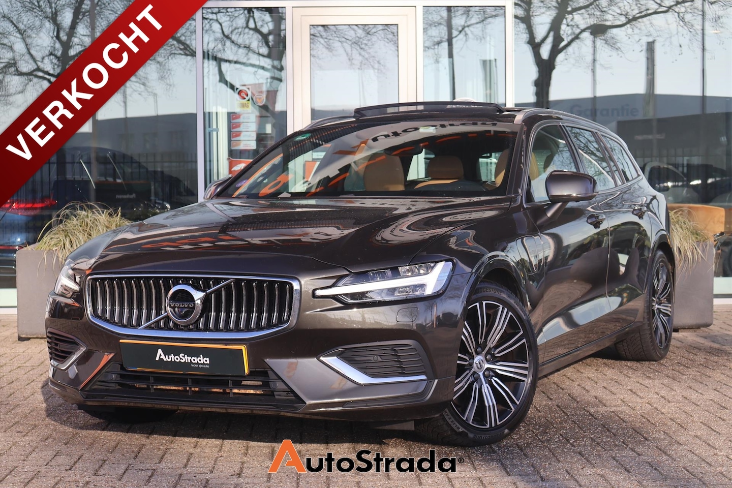 Volvo V60 - T6 Inscription Twin Engine 340pk AWD | Stoelventilatie | ACC | Pano | 360 Camera | Trekhaa - AutoWereld.nl
