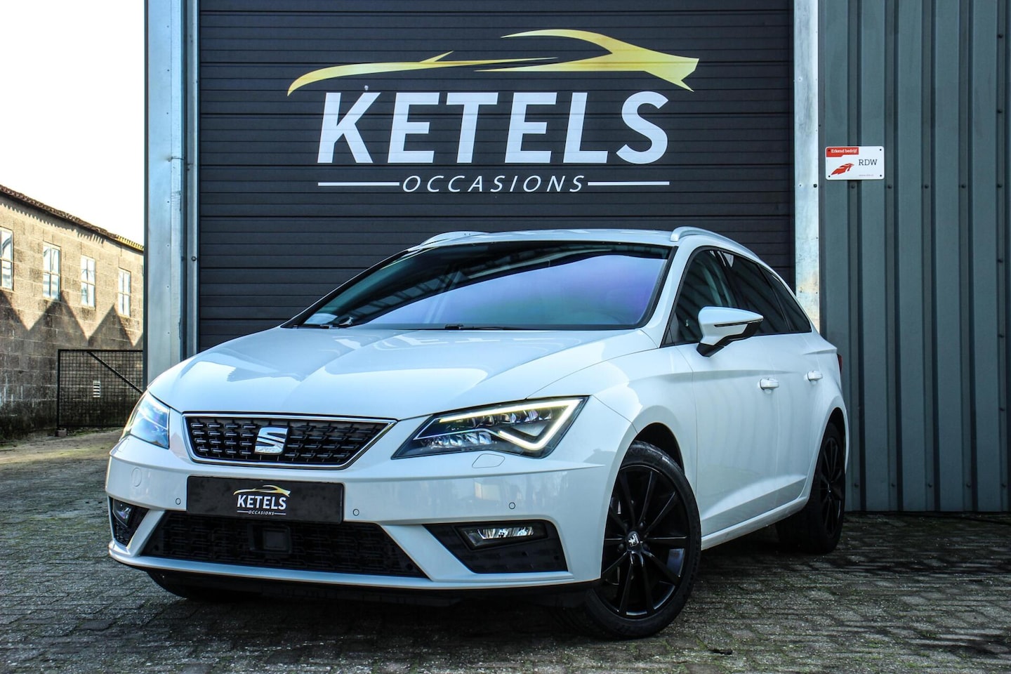 SEAT Leon ST - 1.2 TSI Style Business LED/TREKHAAK/CARPLAY - AutoWereld.nl