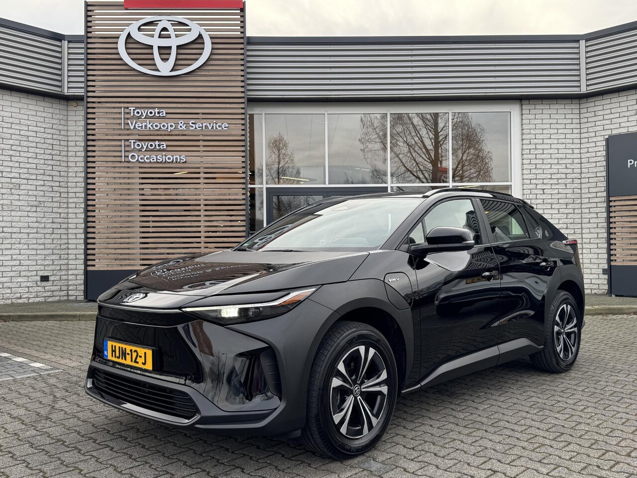 Toyota bZ4X - 71 kWh NL-AUTO 1E-EIG WARMTEPOMP APPLE/ANDROID KEYLESS AD-CRUISE CAMERA - AutoWereld.nl