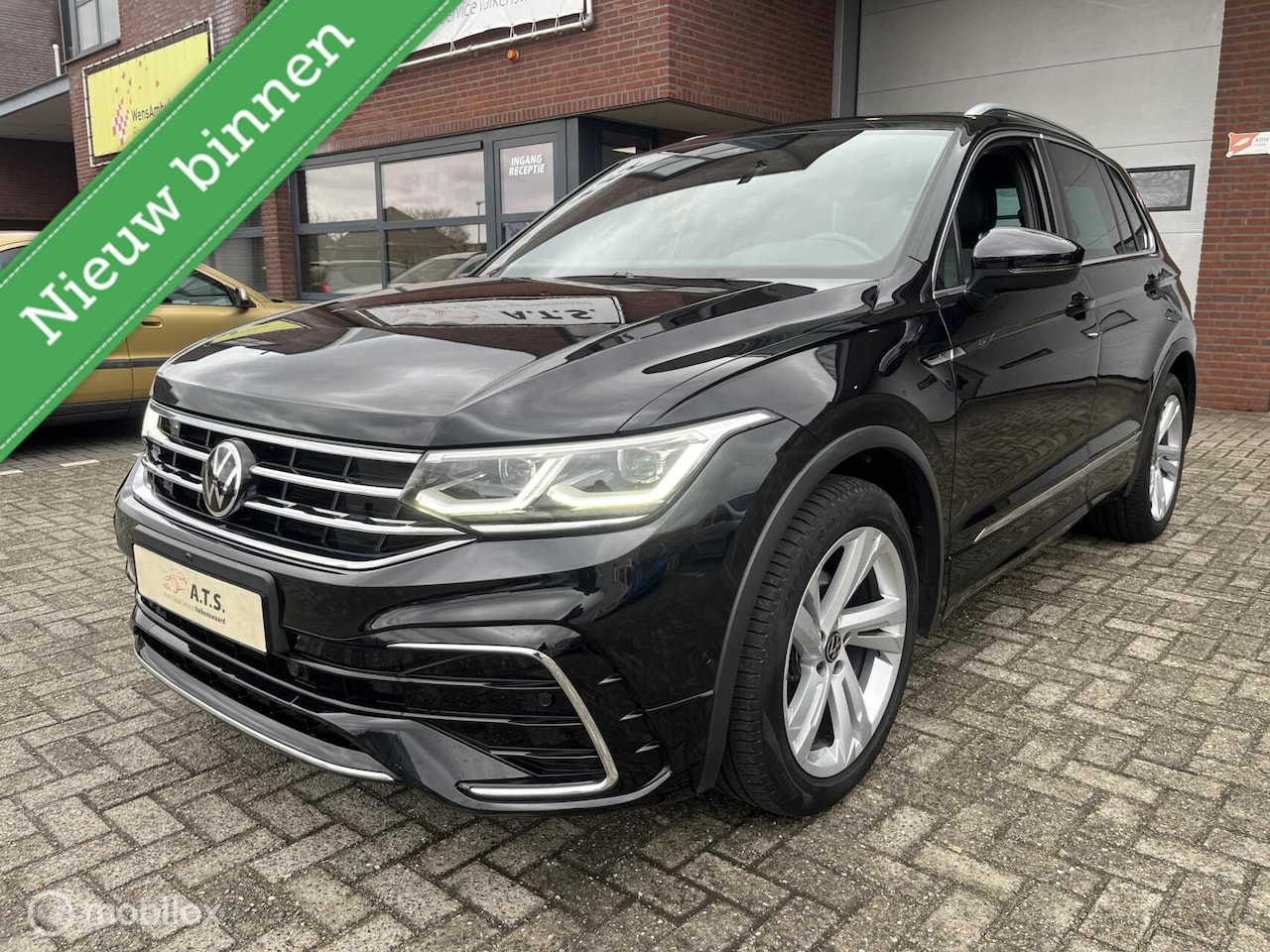 Volkswagen Tiguan - 1.5 TSI R-Line LED*CAMERA*PANO-DAK*ACC* - AutoWereld.nl