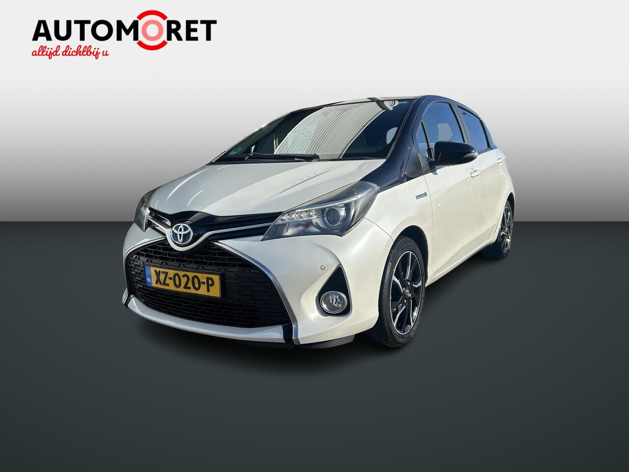 Toyota Yaris - 1.5 Hybrid Dynamic Bi-Tone Incl winterwielset - AutoWereld.nl