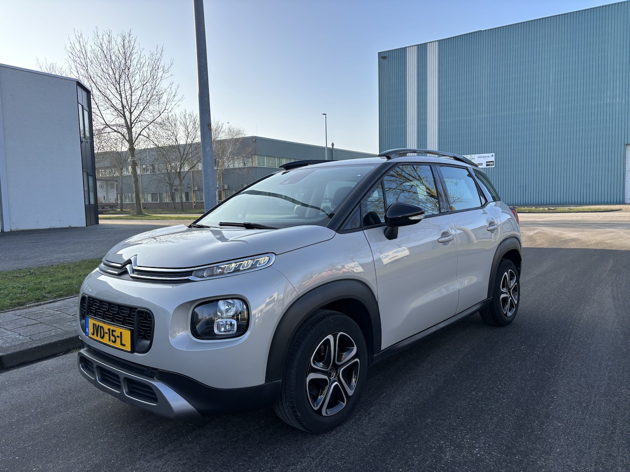 Citroën C3 Aircross - 1.2i PureTech S&S Shine 110 PK. Mooie en als nieuw rijdende auto !!! Eerste eigenaar !! - AutoWereld.nl