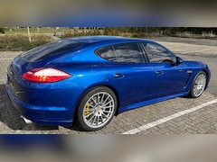 Porsche Panamera - 4.8 Turbo