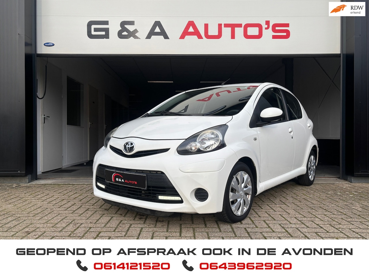 Toyota Aygo - 1.0 Airco / Bluetooth / Navi / LED / New APK / 5 Deurs - AutoWereld.nl