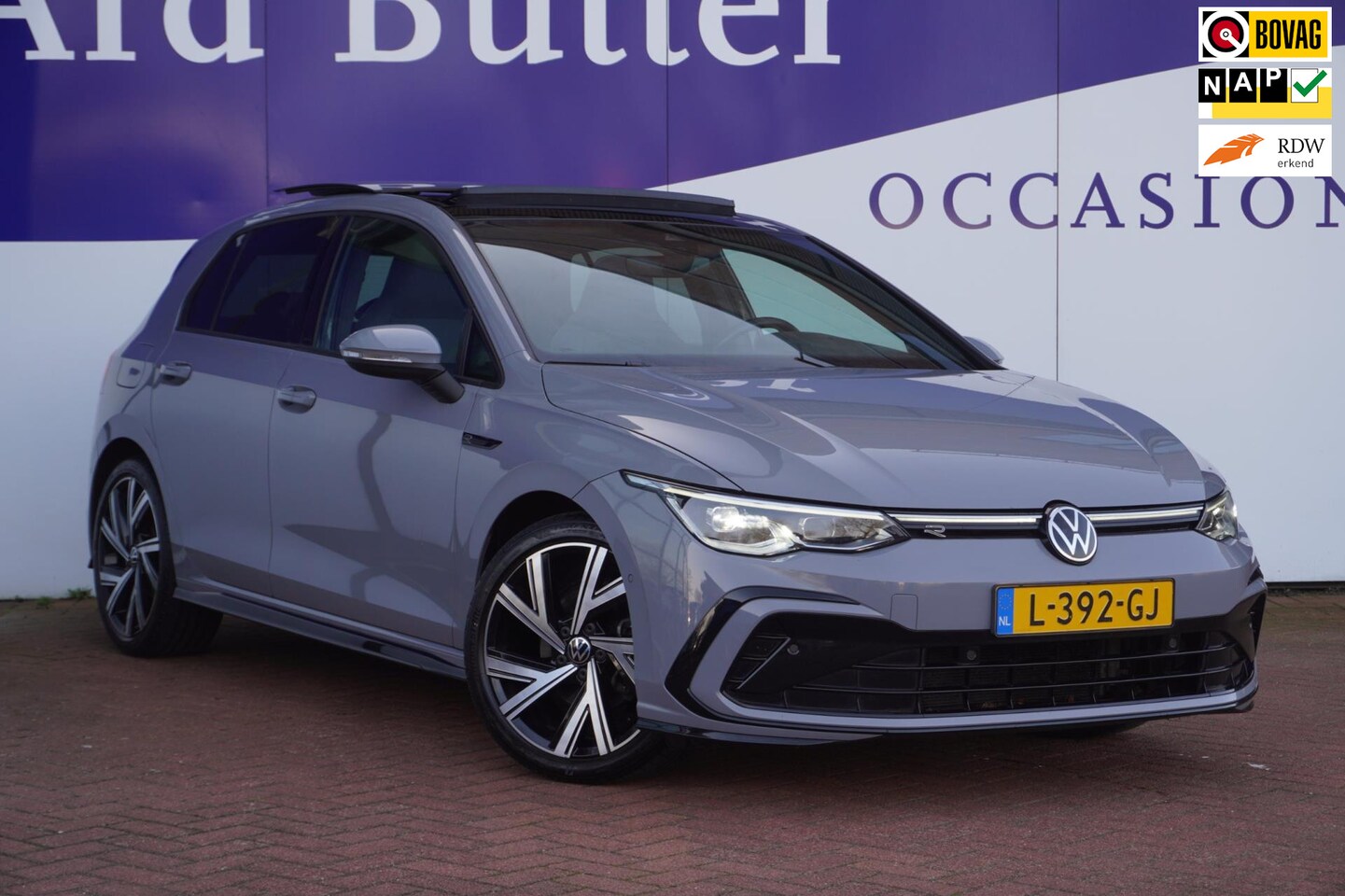 Volkswagen Golf - 1.5 TSI 3X R-Line / Pano-Dak / IQ-Light / 1EIG / BLIS / Alcantara / ORIG-NL / = DEALER OND - AutoWereld.nl