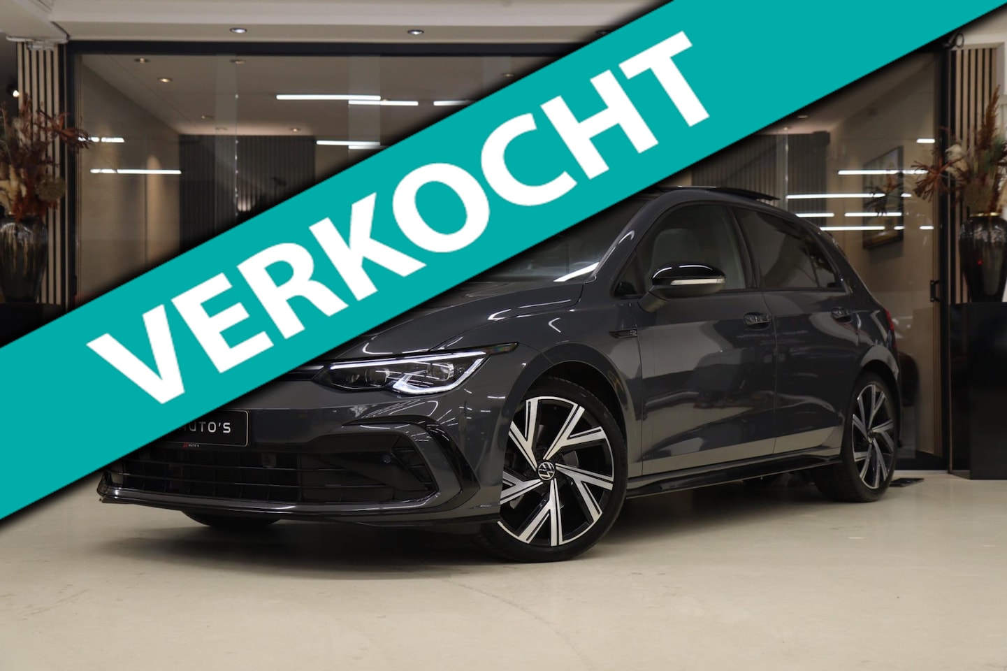 Volkswagen Golf - 2.0 TSI 3XR-LINE/PANO/IQ-LGHIT/CARPLAY/STOELVER/CAM/VOL - AutoWereld.nl