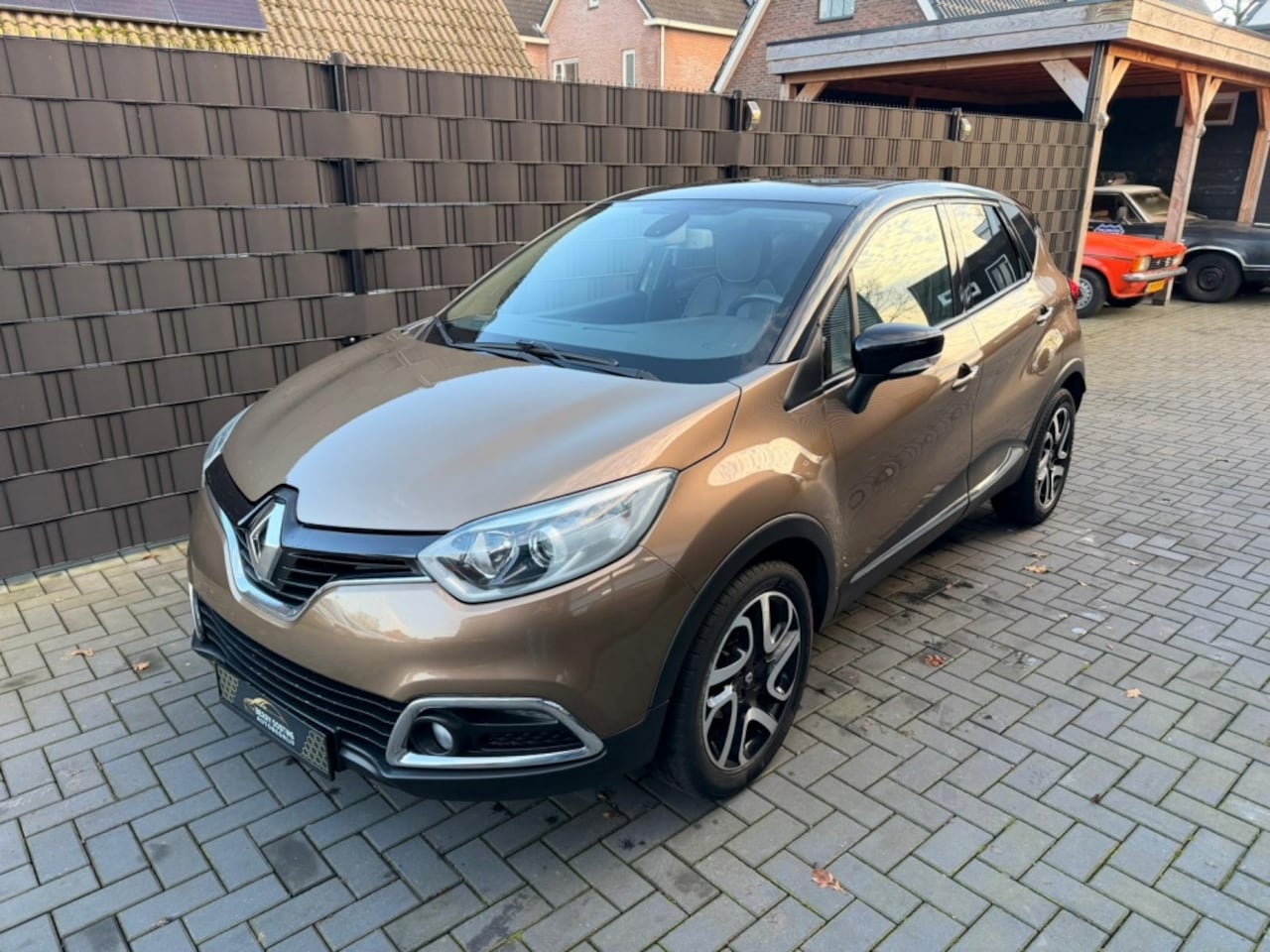 Renault Captur - 0.9 TCe Barista| LEER| CLIMA| NAVI| LED| CRUISE| BRUIN - AutoWereld.nl