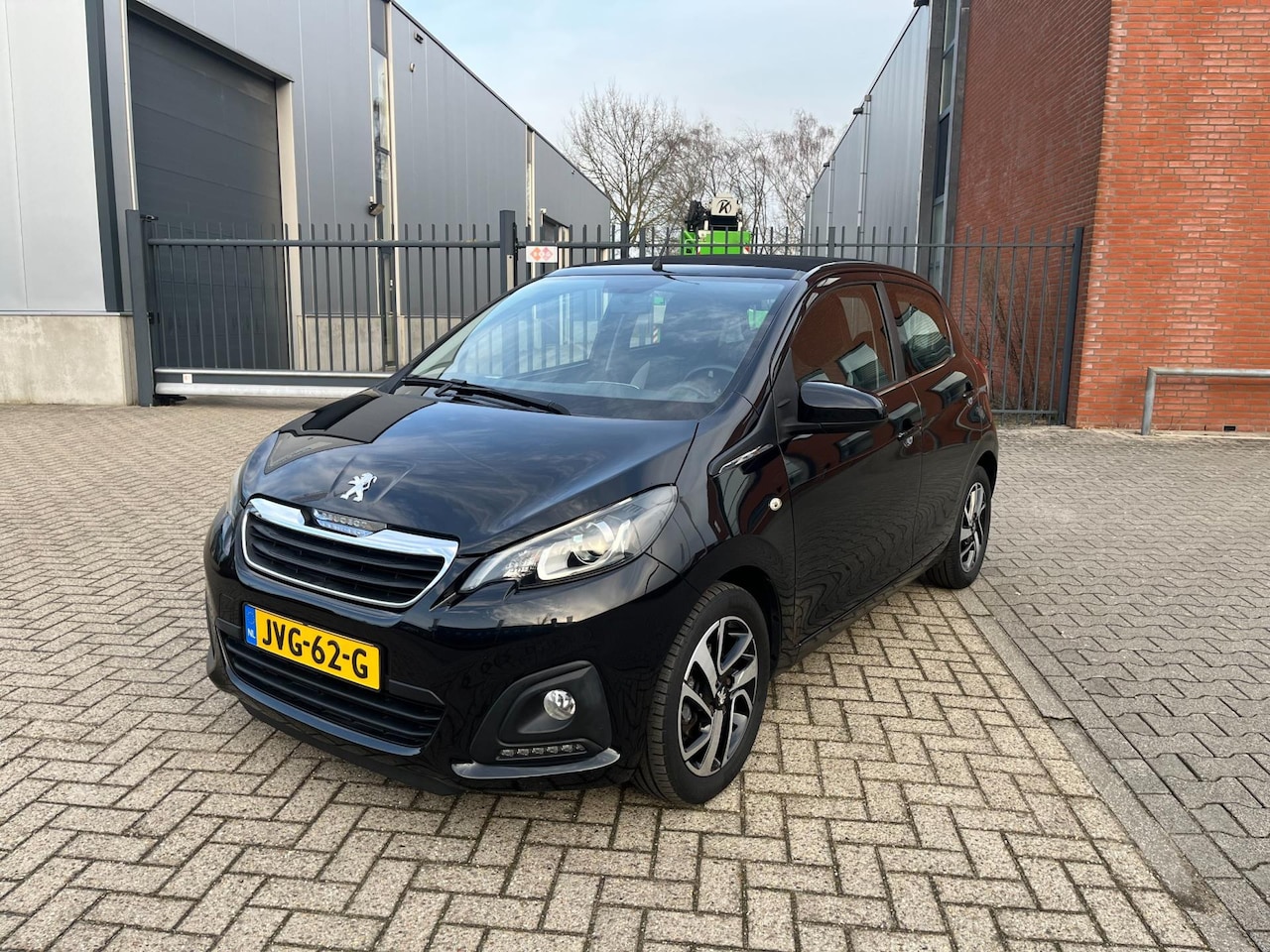 Peugeot 108 - 1.0 VTi Allure Cabriolet uitvoering - AutoWereld.nl