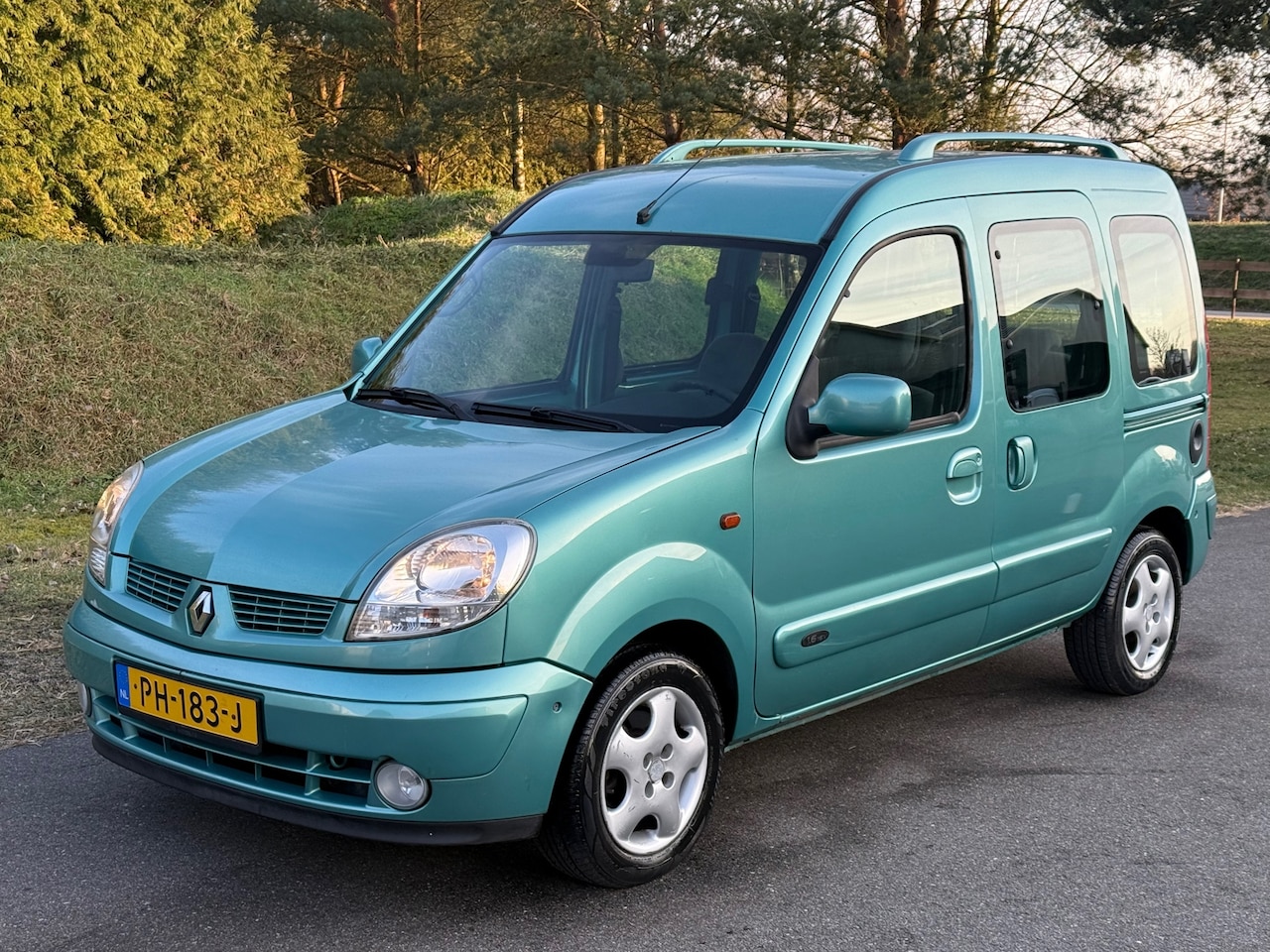 Renault Kangoo - TOPSTAAT 1.6-16V Privilège | AUTOMAAT | AIRCO - AutoWereld.nl