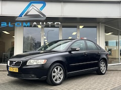 Volvo S40 - 1.8 NWE MODEL NL AUTO LAGE KM STAND TREKHAAK+CLIMA