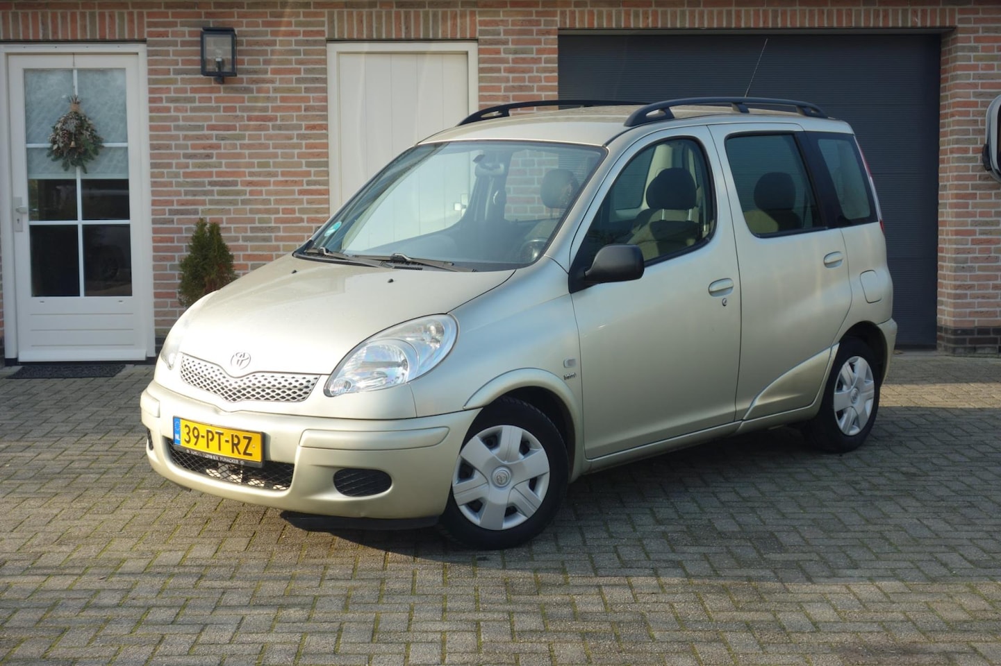 Toyota Yaris Verso - 1.5 VVT-i Sol -airco - AutoWereld.nl