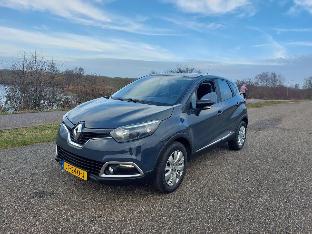 Renault Captur - 0.9 TCe Expression. AIRCO, PARKEERSENSOREN, CRUISE CONTROLE, NAVIAGATIE! - AutoWereld.nl