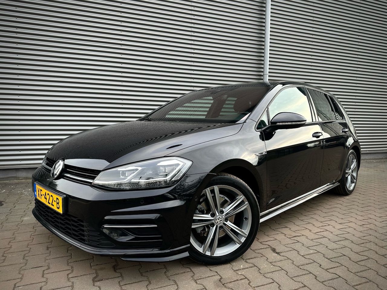 Volkswagen Golf Variant - 1.5 TSI 150pk Highline Business R-line - AutoWereld.nl
