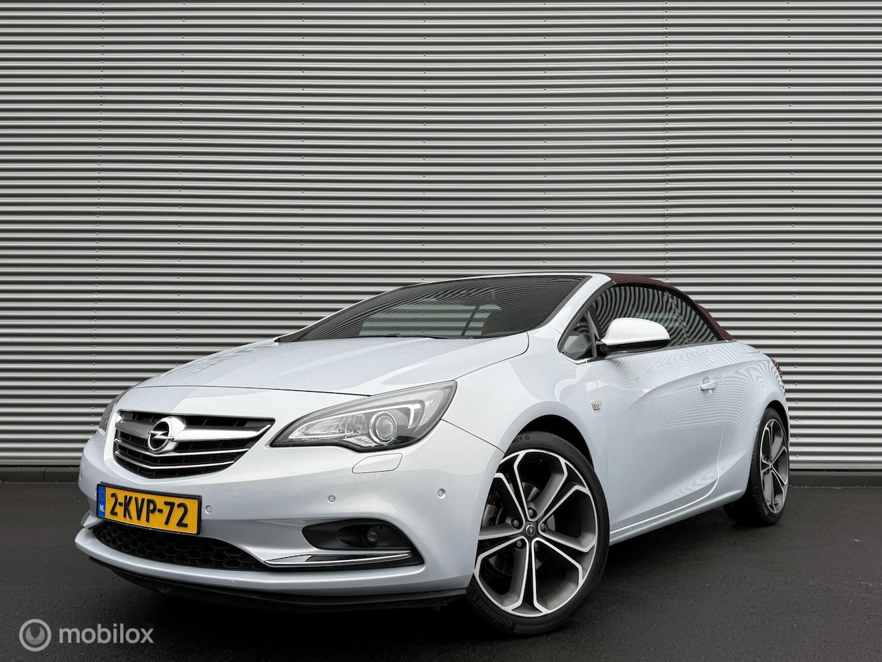 Opel Cascada - 1.6 Turbo Cosmo | Camera | Clima | Leder | Navi | Trekhaak | 20 inch | Bomvol opties! - AutoWereld.nl