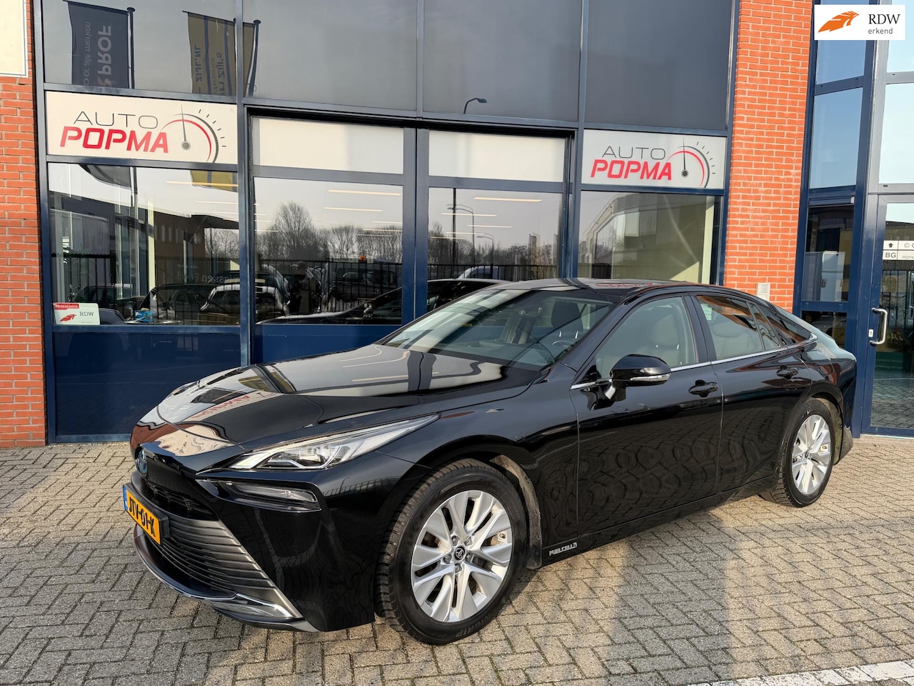 Toyota Mirai - 182pk Dynamic Automaat / Verw. electr. bed. voorstoelen / Keyless /JBL/ 19"LM / Apple Andr - AutoWereld.nl