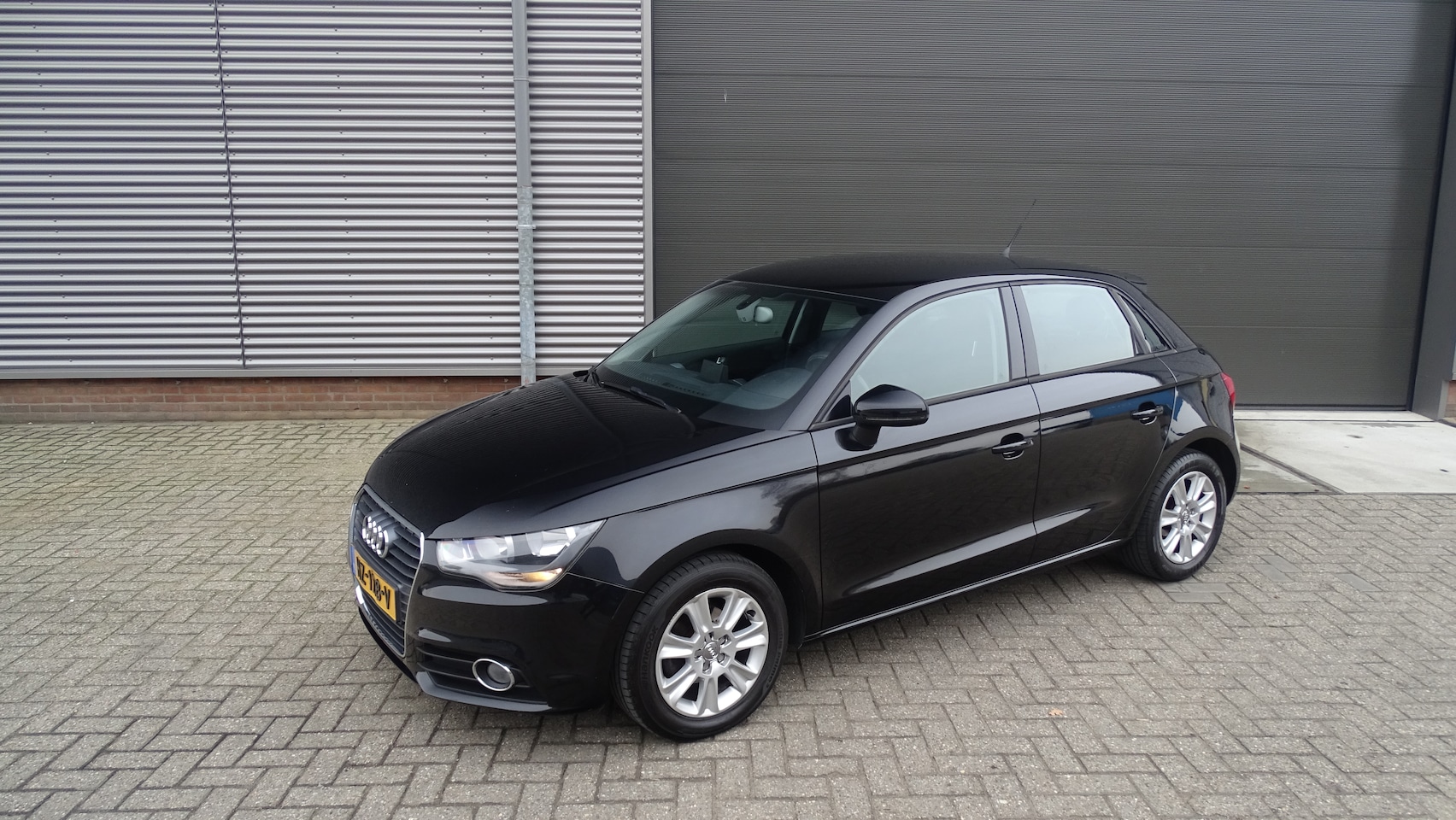 Audi A1 Sportback - 1.2 TFSI Attraction Pro Line Business 86PK 5DRS Climate Navigatie LM Stoelverwarming - AutoWereld.nl