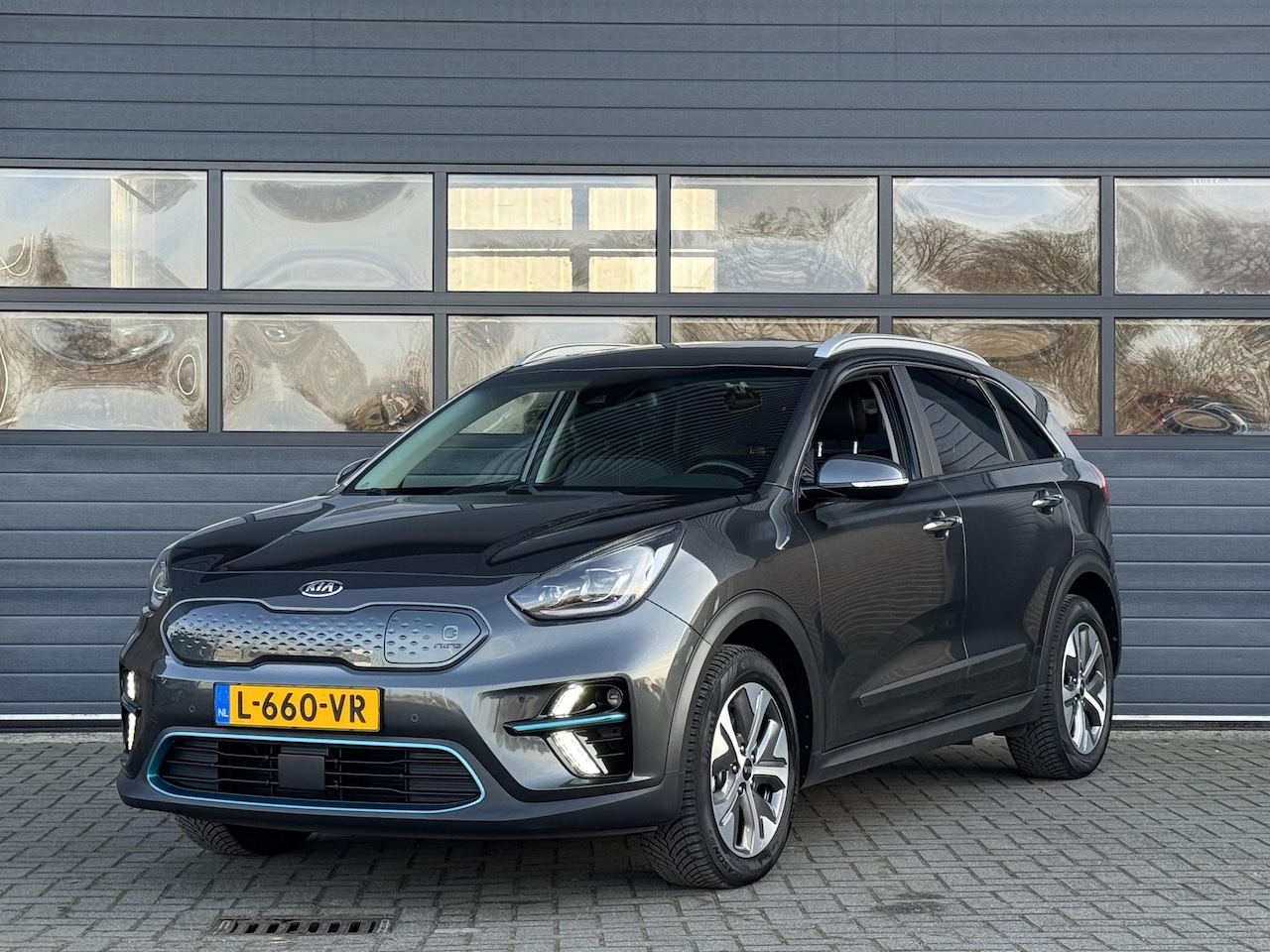 Kia e-Niro - DYNAMICPLUSLINE 64 KWH I 3-FASE I SCHUIF/KANTELDAK I 100% SOH - AutoWereld.nl