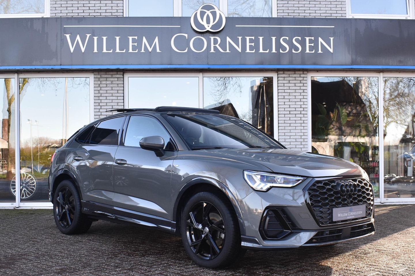 Audi Q3 Sportback - 35 TDI S Edition Aut. Pano S-Line Virtual DAB Carplay Stoelverw - AutoWereld.nl