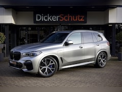 BMW X5 - xDrive45e M Sport | Pano | Trekhaak | Carbon