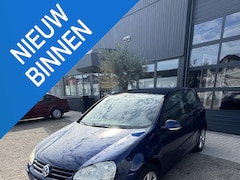Volkswagen Golf - 1.6 Trendline
