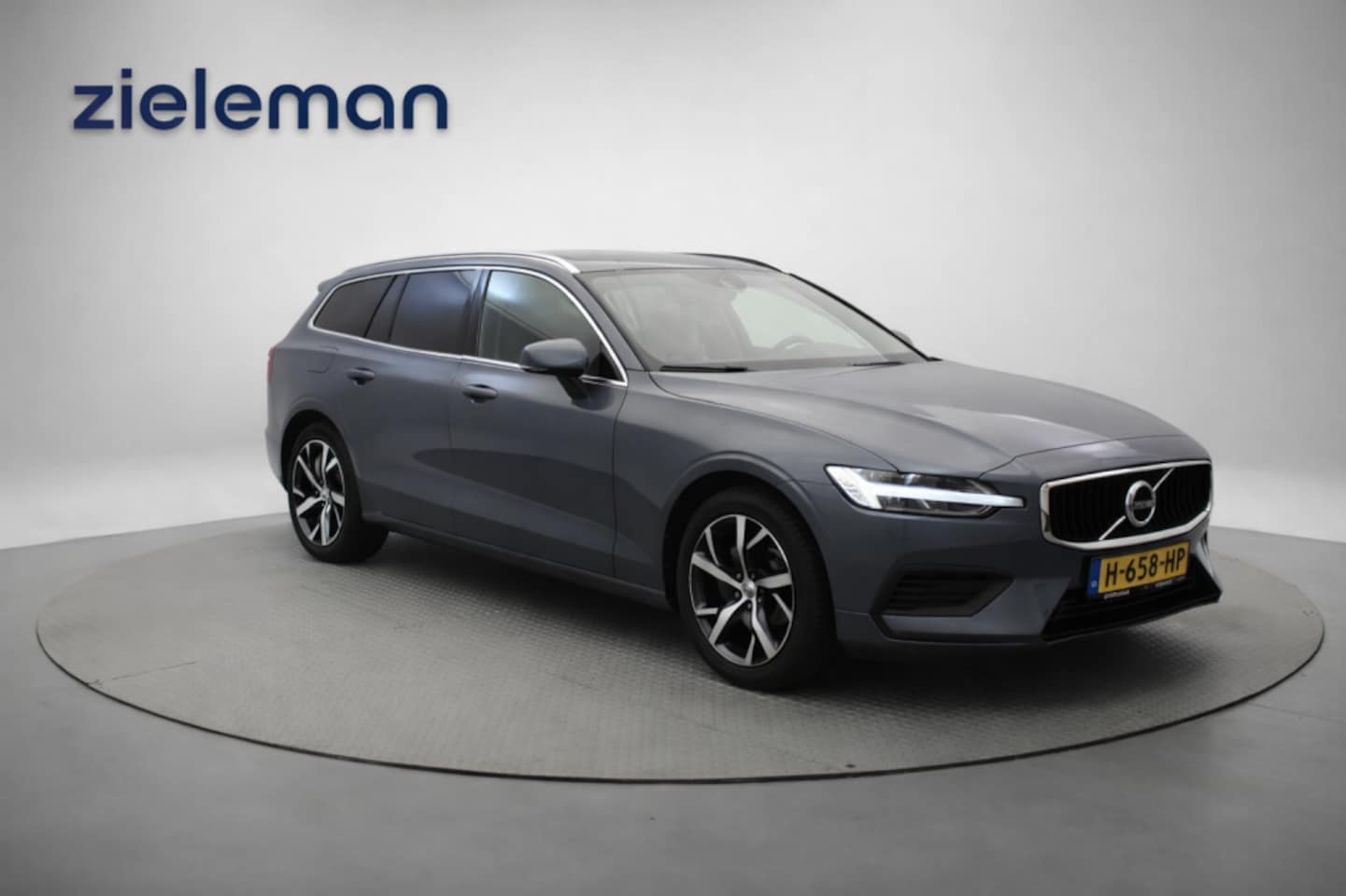 Volvo V60 - 2.0 T6 PHEV Twin Engine AWD Momentum Pro - Trekhaak, Leer - AutoWereld.nl