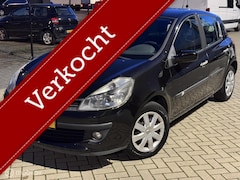 Renault Clio - 1.6-16V Schakelbak Defect
