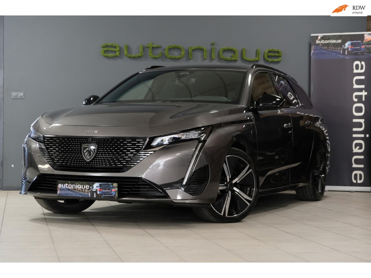 Peugeot 308 SW - 1.2 PureTech GT *Leder/Alcantara|AGR STOEL| 360° Camera |Adaptieve Cruise - AutoWereld.nl