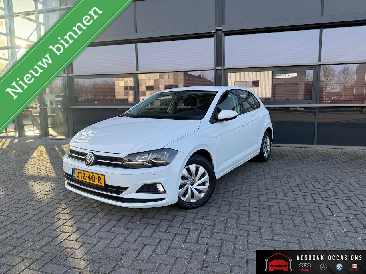 Volkswagen Polo - 1.0 TSI Life/DSG/Navi/ Nieuwstaat!/ Dealerondehouden! - AutoWereld.nl