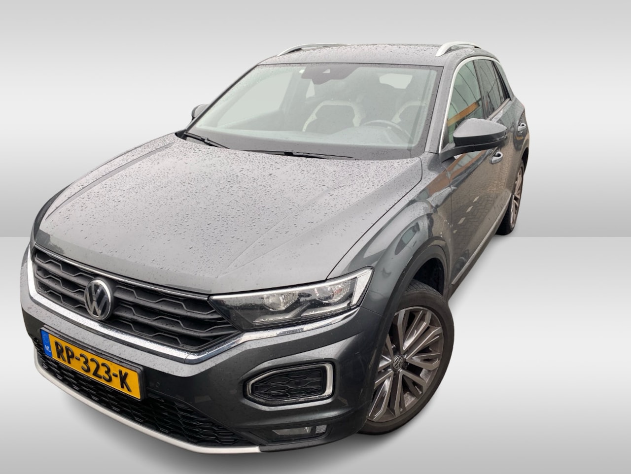 Volkswagen T-Roc - 1.5 TSI Sport / Trekhaak / Virtual Cockpit / Navigatie / 17'' / Parkeerhulp V+A / CarPlay - AutoWereld.nl