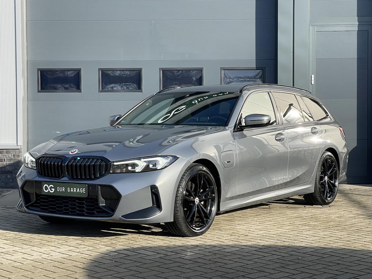 BMW 3-serie Touring - 320e M-Sport Facelift|CarPlay|Widescreen - AutoWereld.nl