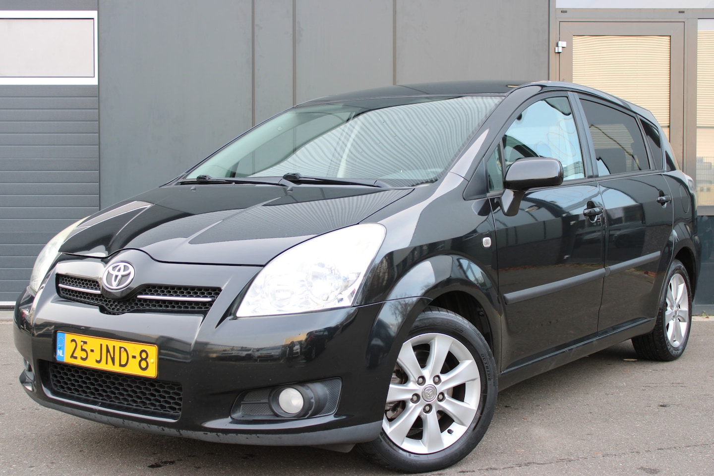 Toyota Verso - 1.8 VVT-I LUNA | NL-AUTO! | CRUISE! | TREKHAAK! - AutoWereld.nl