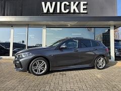 BMW 1-serie - 118i High Executive Automaat panorama Led Navigatie