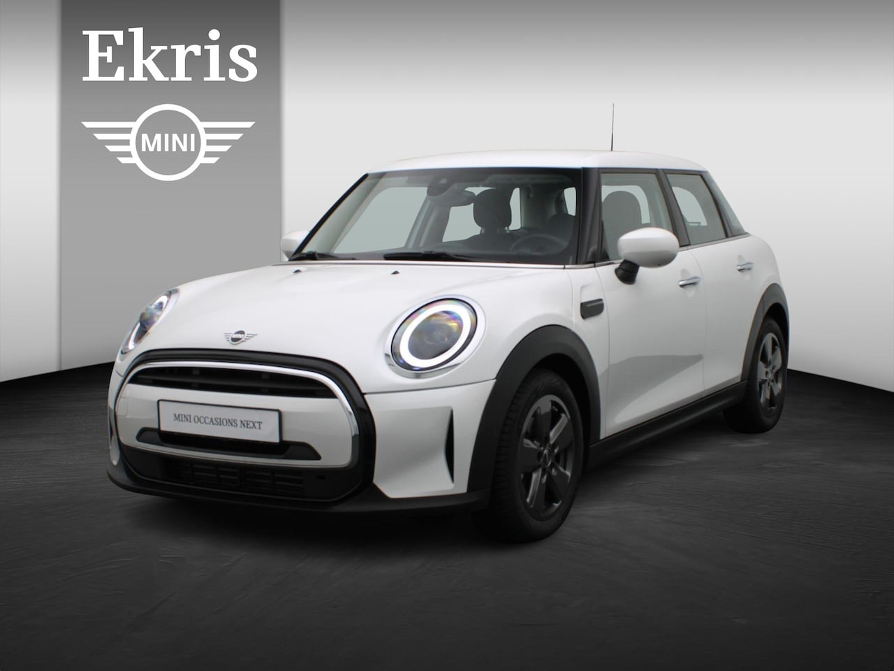 MINI Cooper - 5-deurs Classic + Balance Pack + PDC Achter + LED Koplampen + DAB + 16'' - AutoWereld.nl