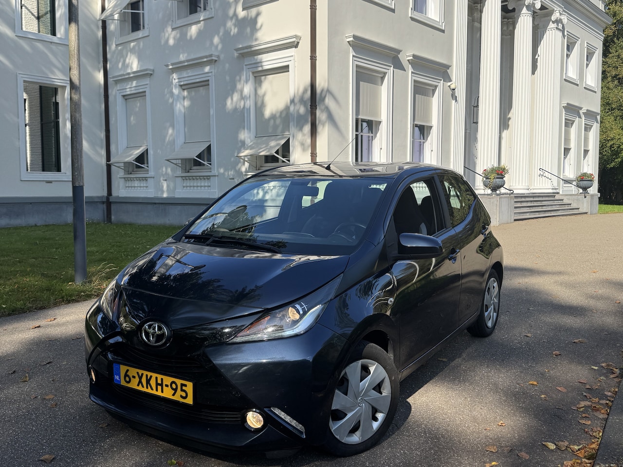 Toyota Aygo - 1.0 VVT-i x-play 1.0 VVT-i x-play, NIEUW MODEL, CAMERA, NAVI - AutoWereld.nl