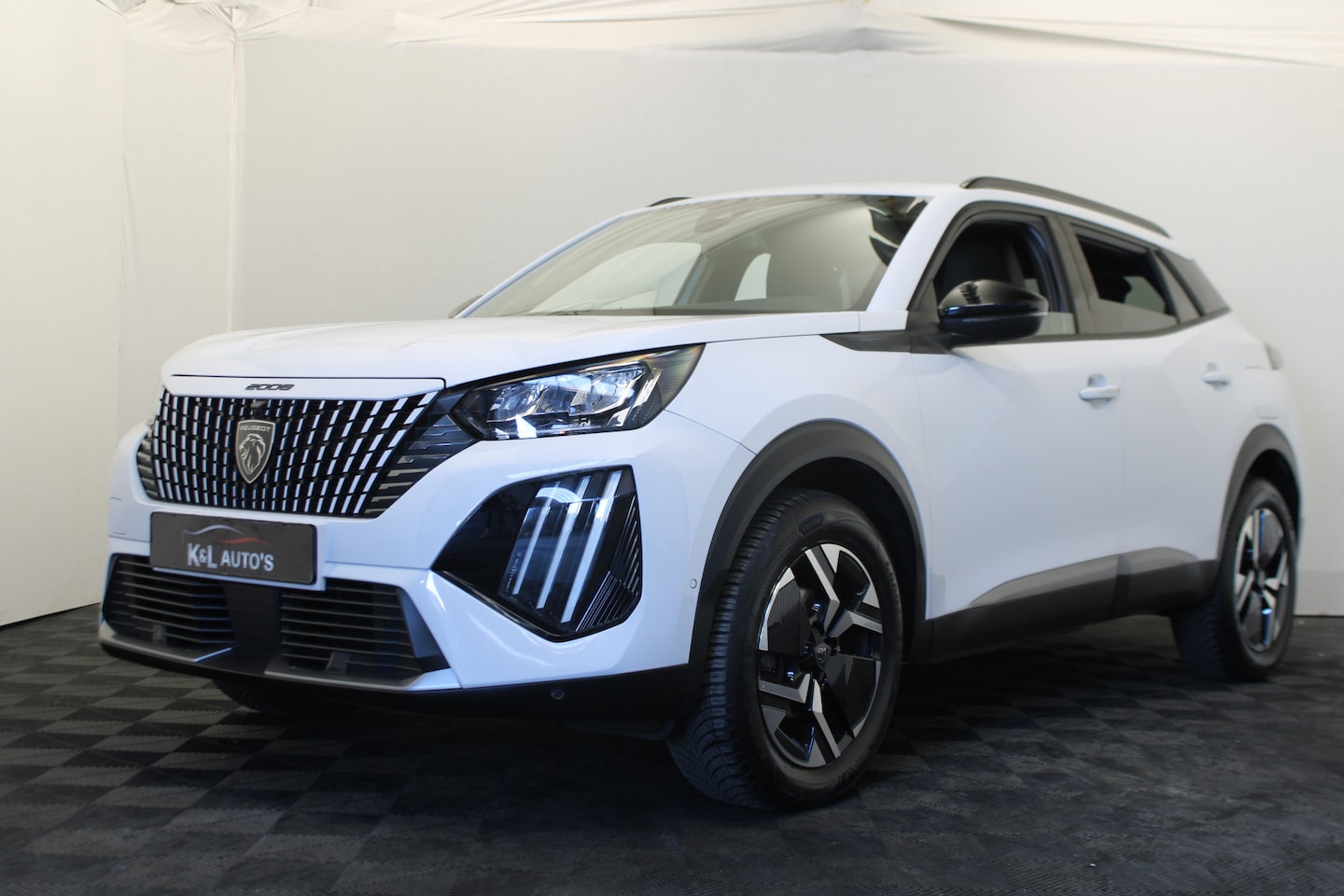 Peugeot 2008 - 1.2 PureTech 130 Allure |Stoelverw.|Camera|Navi| - AutoWereld.nl